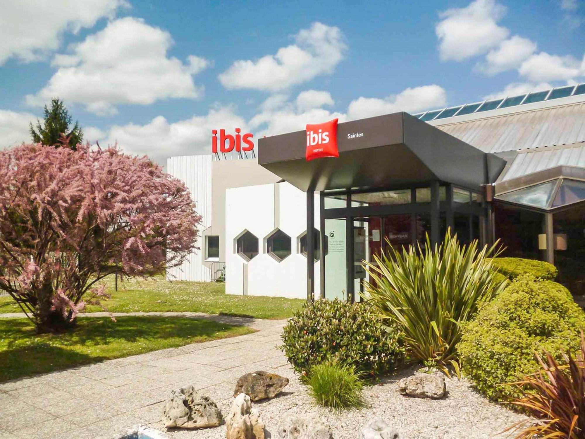 Ibis Saintes Hotel Exterior photo